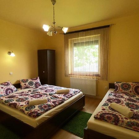 Pandora Pool Apartman Хайдусобосло Экстерьер фото